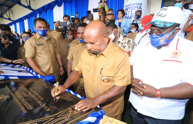 Resmikan Wisma Atlet dan Kantor KONI , Gubernur : Sejarah Baru Bagi Papua di Bidang Olahraga